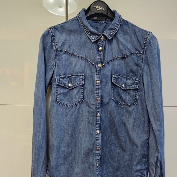 Stunning VTG Studded Stretchy Jean Denim Shirt - Picture 2 of 8